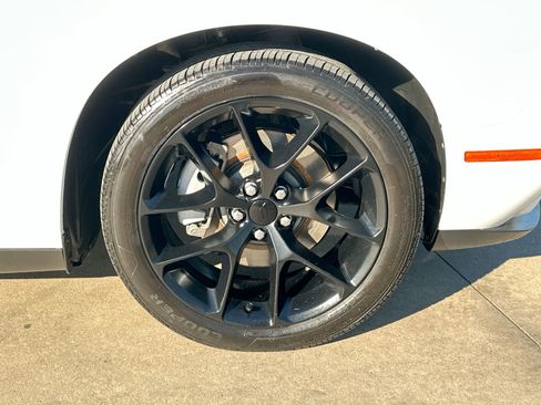 Used 2021 Dodge Challenger SXT w/ Plus Package image 10