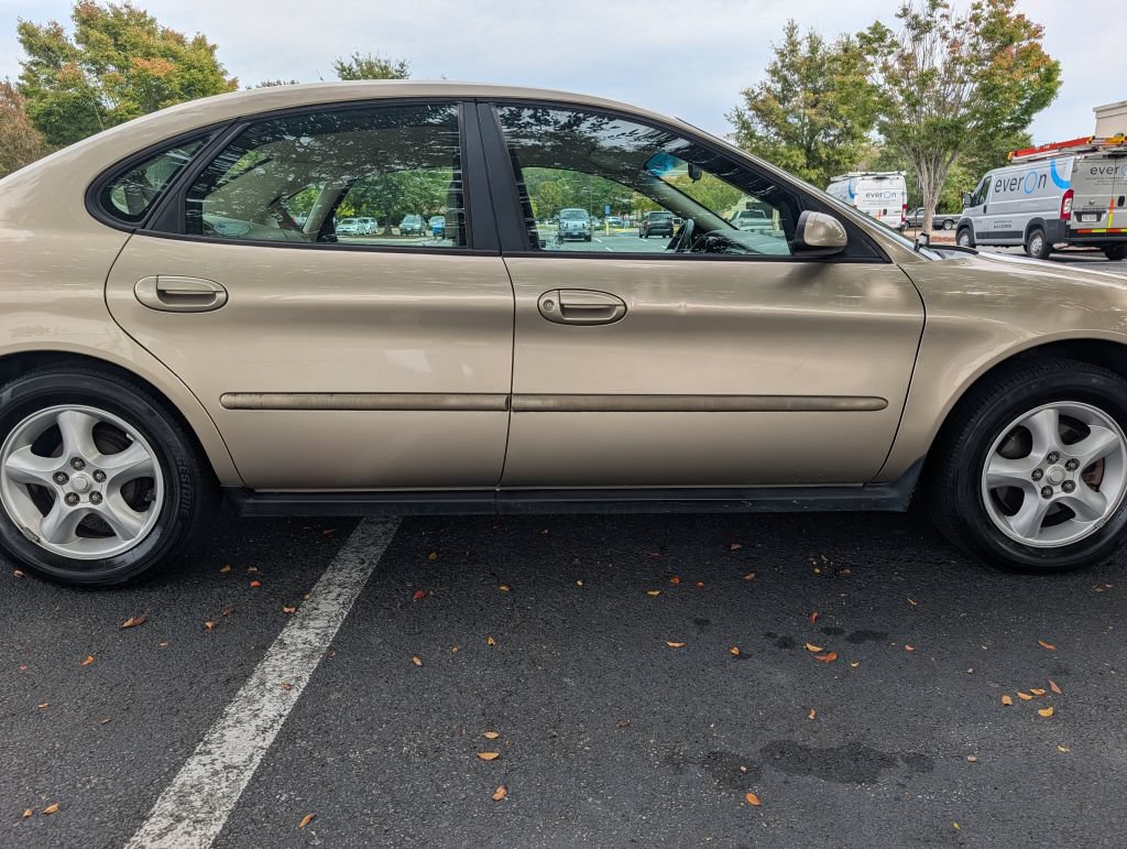 Used 2001 Ford Taurus SES FWD image 6