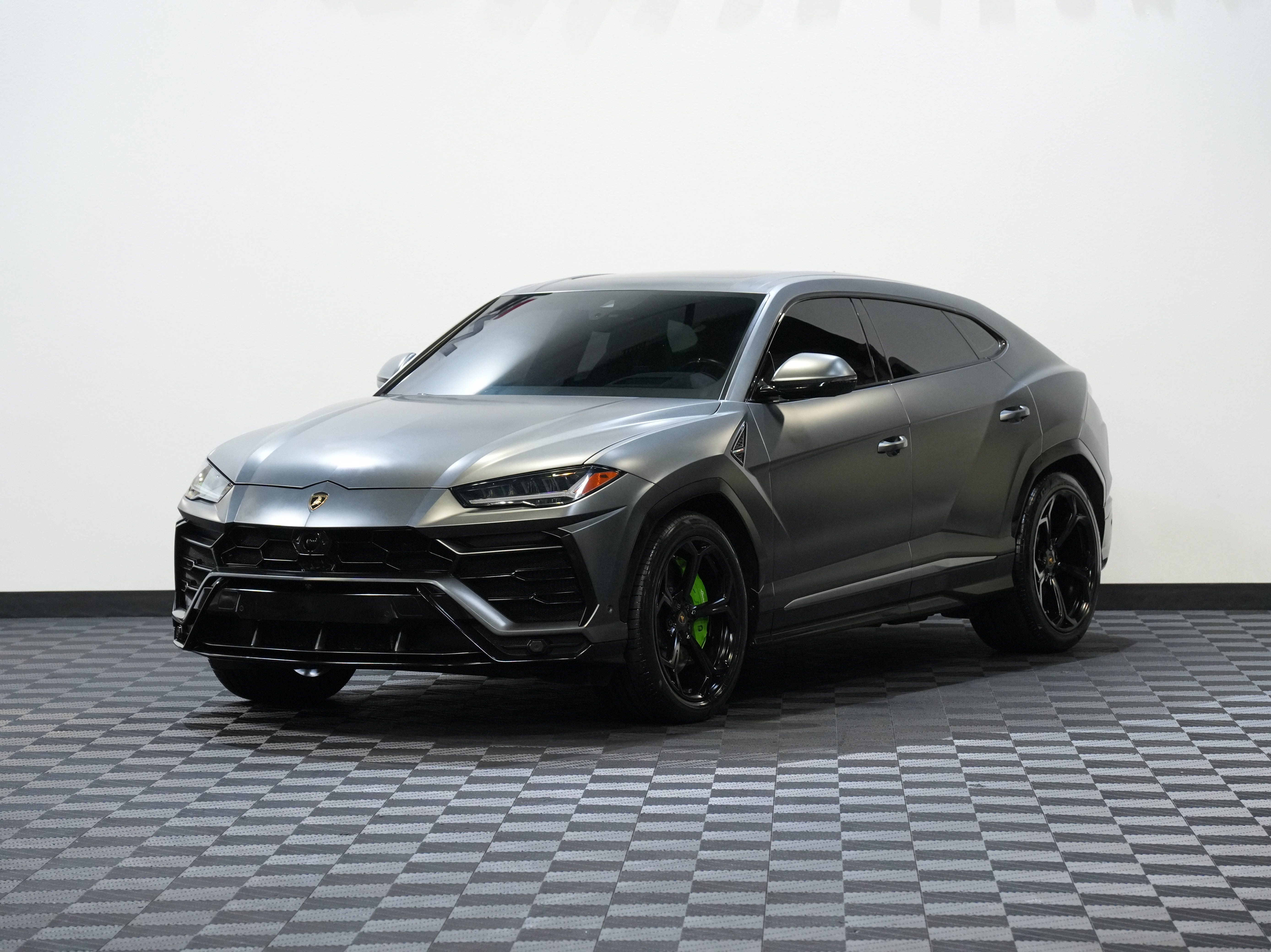 Used 2019 Lamborghini Urus AWD/4WD image 3