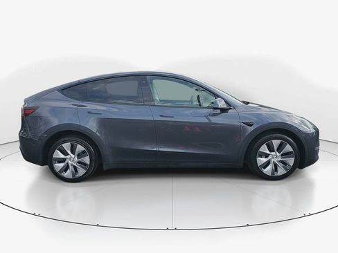 Used 2023 Tesla Model Y Long Range image 2