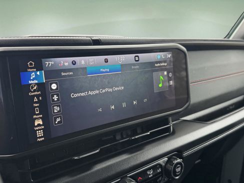 Used 2024 Jeep Wrangler Rubicon w/ Technology Group image 21