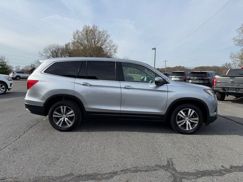 Used 2017 Honda Pilot EX image 7