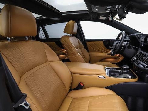 Used 2024 Lexus LS 500 AWD w/ Luxury Package image 29
