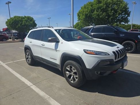 Used 2015 Jeep Cherokee Trailhawk AWD/4WD image 1