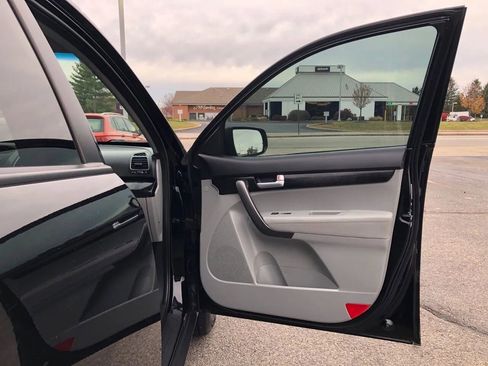 Used 2015 Kia Sorento LX image 49