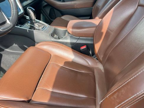 Used 2021 Subaru Outback Touring AWD/4WD image 5