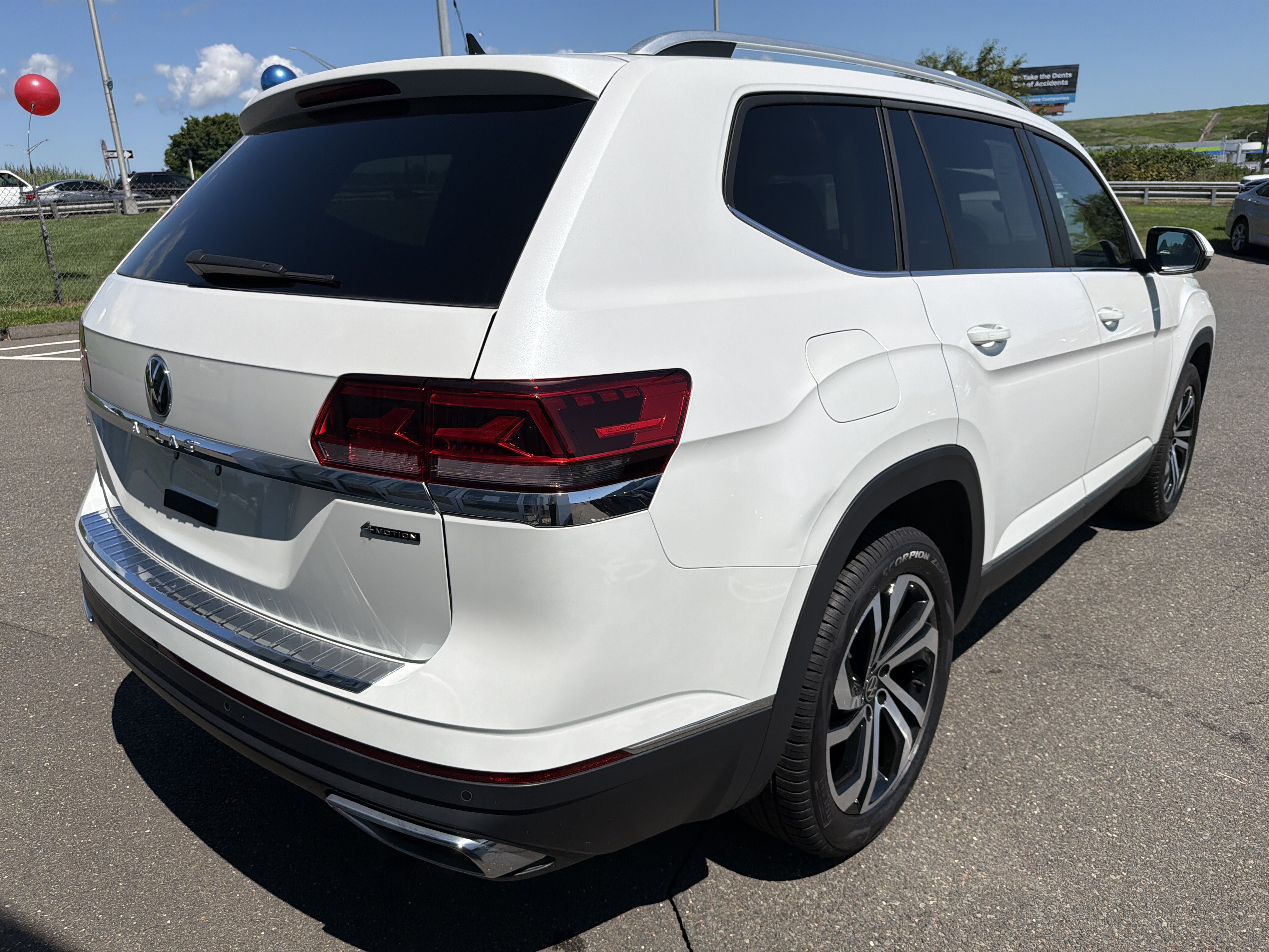 Certified 2023 Volkswagen Atlas SEL AWD/4WD image 5