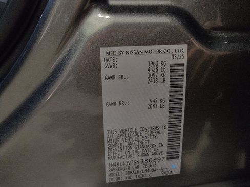Used 2025 Nissan Altima 2.5 SV FWD image 33
