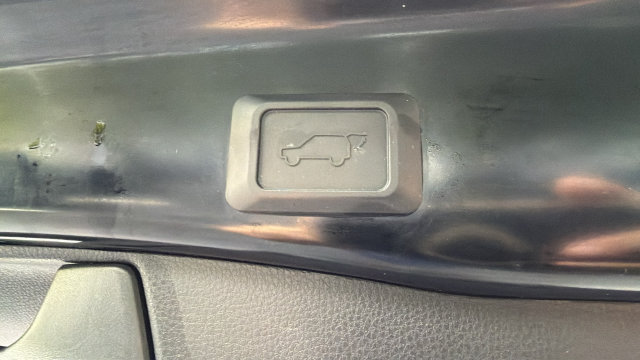 Used 2022 Toyota RAV4 XLE Premium FWD image 33