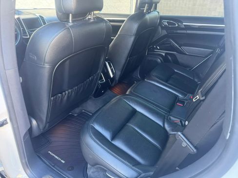 Used 2016 Porsche Cayenne Diesel AWD/4WD image 19