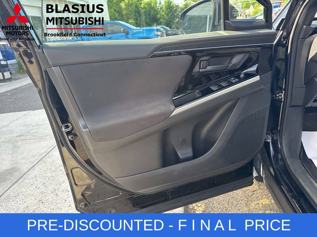 Used 2023 Subaru Solterra AWD image 13