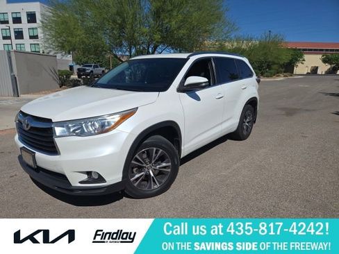 Used 2016 Toyota Highlander XLE image 1