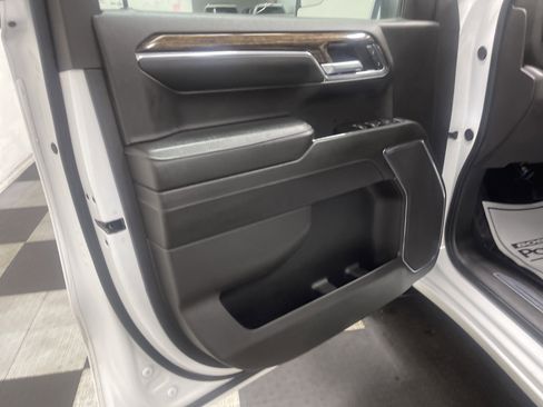 Used 2024 GMC Sierra 1500 SLE image 10