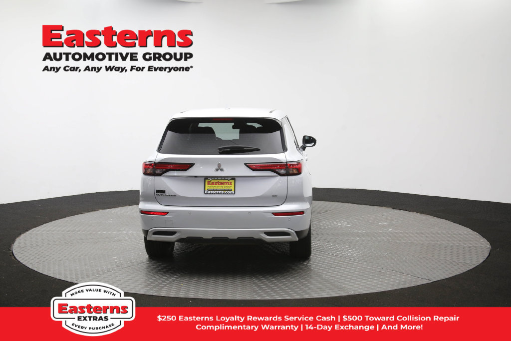 Used 2024 Mitsubishi Outlander SE FWD image 40