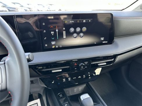 New 2026 Nissan Kicks SR w/ Cold Weather Package image 18