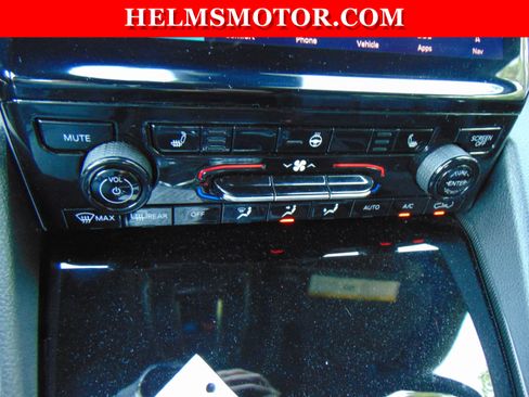 Certified 2024 Jeep Grand Cherokee L Limited w/ Black Appearance Package AWD/4WD image 20