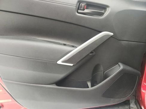Used 2026 Toyota Corolla Cross LE FWD image 11