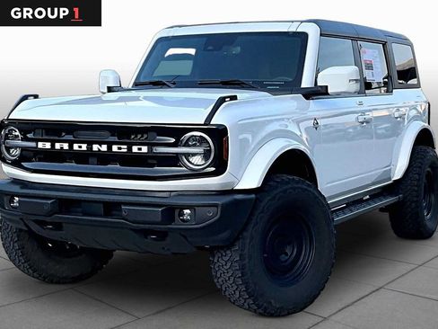 Used 2023 Ford Bronco Outer Banks AWD/4WD image 1