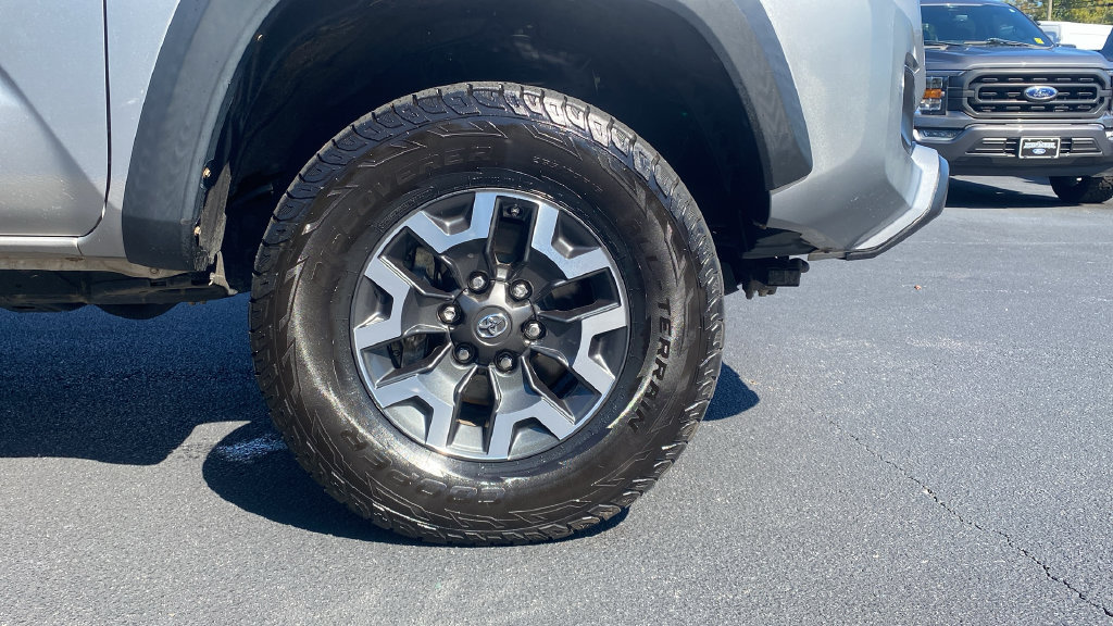 Used 2017 Toyota Tacoma TRD Off-Road w/ Tow Package RWD image 10