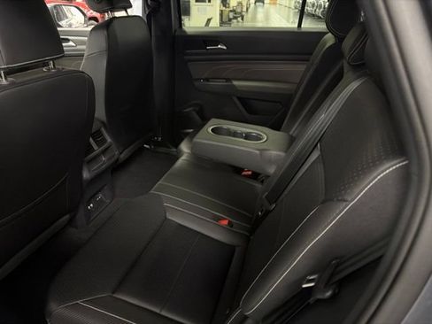 Used 2023 Volkswagen Atlas Cross Sport SE w/ Black Wheel Package AWD/4WD image 14