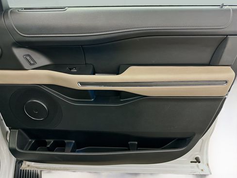 Used 2024 Ford Expedition Max XLT image 35