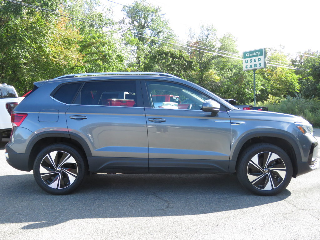Used 2023 Volkswagen Taos SE AWD/4WD image 4