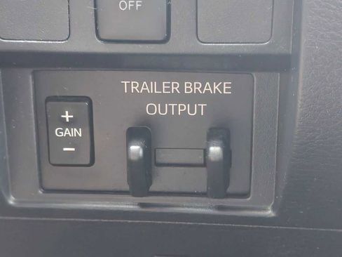 Used 2019 Toyota Tundra SR5 w/ TRD Off Road Package image 19