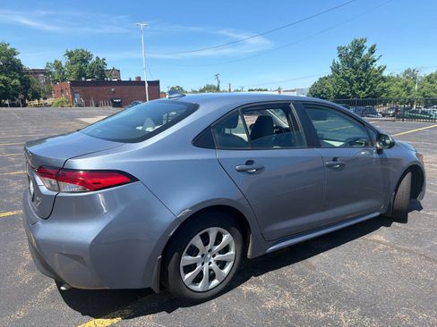 Used 2023 Toyota Corolla LE w/ Carpet Mat Package (TMS) FWD image 2