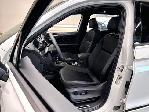 Used 2024 Volkswagen Tiguan SE R-Line FWD image 24