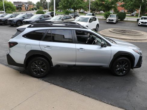 Used 2023 Subaru Outback Onyx Edition AWD/4WD image 5