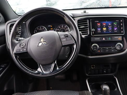 Used 2018 Mitsubishi Outlander LE AWD/4WD image 8