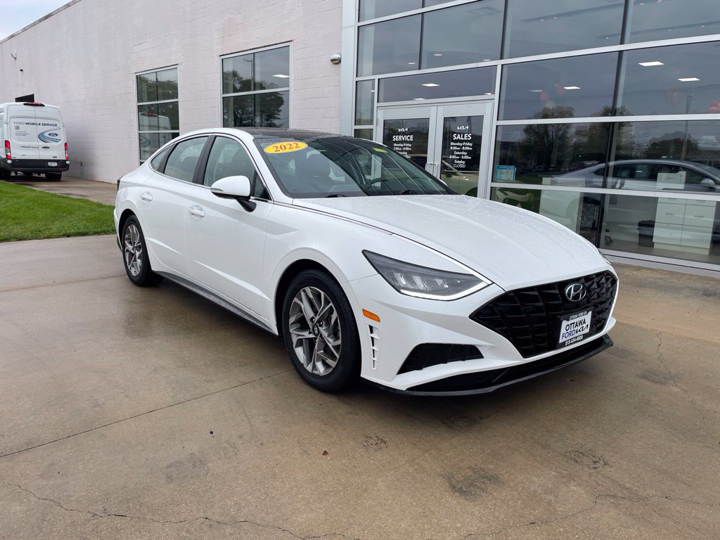 Used 2022 Hyundai Sonata SEL w/ Convenience Package FWD image 1