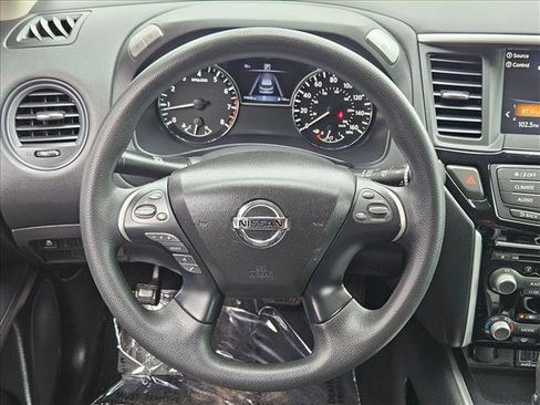 Used 2019 Nissan Pathfinder S FWD image 14