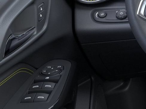 Used 2026 Chevrolet Trax LT w/ Driver Confidence Package FWD image 22