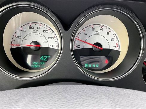 Used 2014 Dodge Challenger SXT image 27