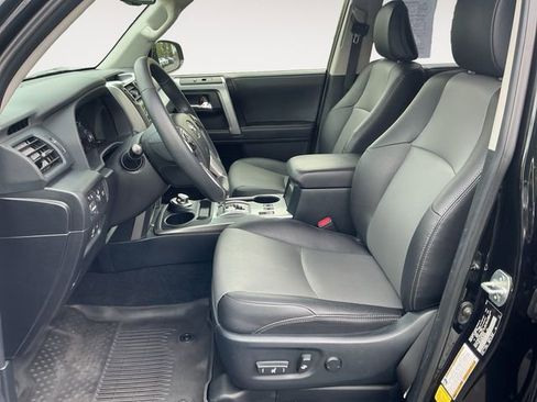 Used 2022 Toyota 4Runner SR5 Premium w/ Moonroof Package AWD/4WD image 9