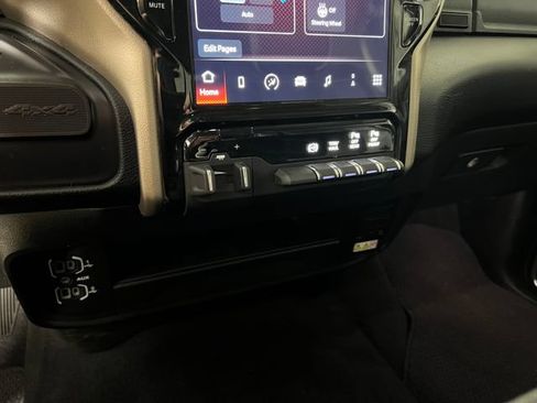 Used 2024 RAM 2500 Laramie w/ Safety Group AWD/4WD image 20