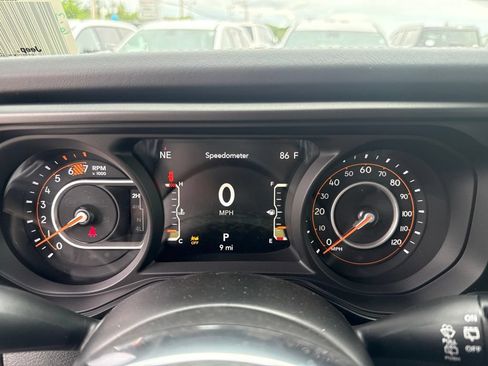 New 2026 Jeep Wrangler Unlimited Sahara AWD/4WD image 11
