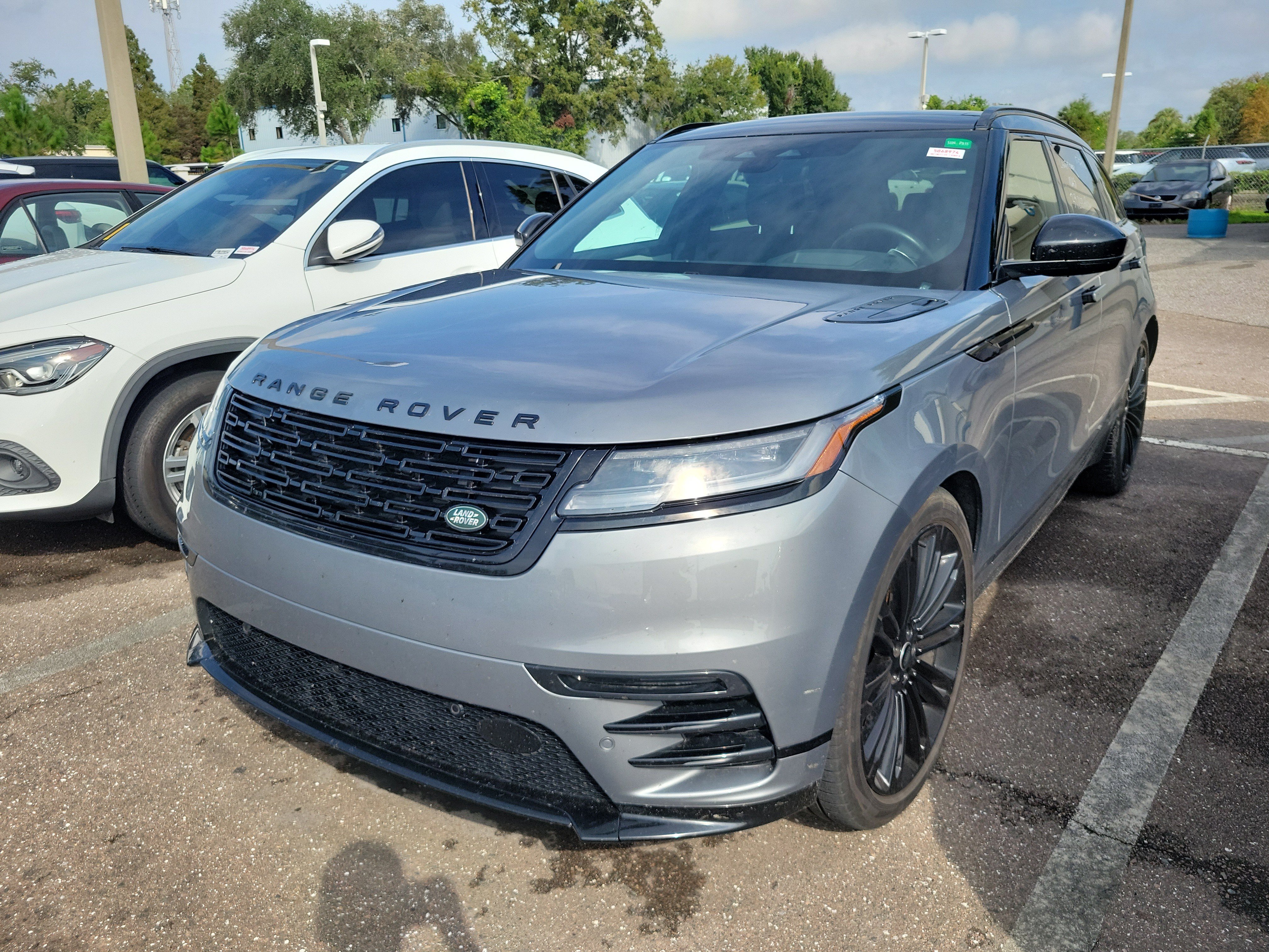 Used 2024 Land Rover Range Rover Velar Dynamic SE AWD/4WD image 1