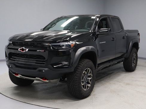 Used 2026 Chevrolet Colorado ZR2 w/ Technology Package image 8