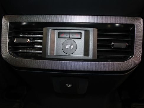 New 2026 Ford F350 4x4 Crew Cab DRW Super Duty image 36