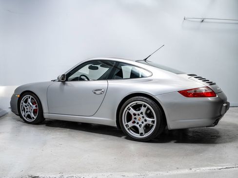 Used 2005 Porsche 911 Carrera S image 2
