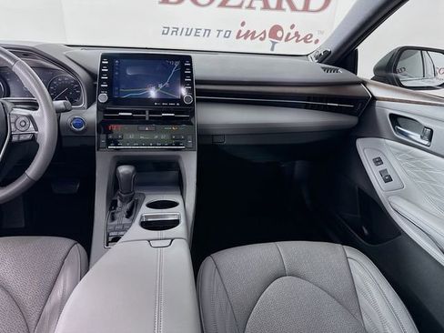 Used 2021 Toyota Avalon Limited image 29