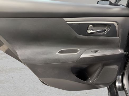 Used 2014 Nissan Altima 2.5 S FWD image 24