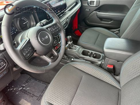 Certified 2025 Jeep Wrangler Unlimited Rubicon 4xe w/ Convenience Group AWD/4WD image 11