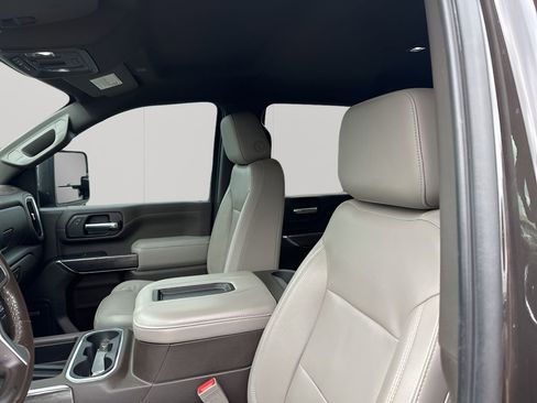 Used 2020 Chevrolet Silverado 2500 LTZ w/ LTZ Plus Package image 27