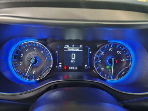Used 2019 Chrysler Pacifica Touring-L w/ S Appearance Package FWD image 23