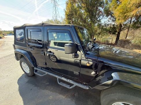 Used 2013 Jeep Wrangler Unlimited Sahara w/ Connectivity Group image 6
