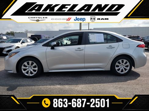 Used 2025 Toyota Corolla LE FWD image 7
