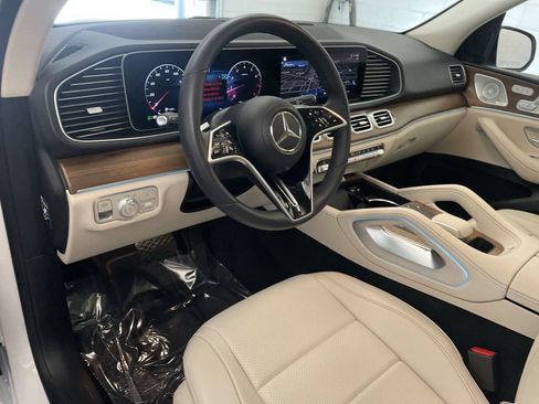 Used 2024 Mercedes-Benz GLE 350 4MATIC image 4